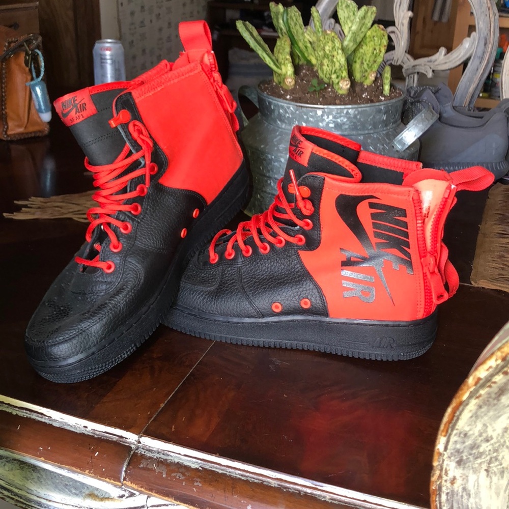 Men’s Nike shoes